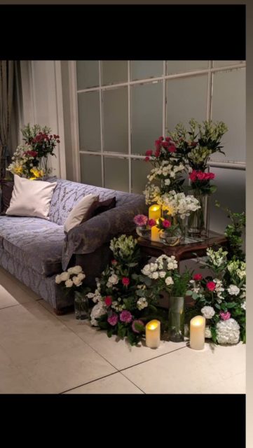 会場装花

バラ
アジサイ
アルストロメリア
レースフラワー
カーネーション

レースフラワーの花言葉
「可憐な心」、「ほのかな思い」

ソファー席は
ゲスト様との距離を
グッと近づけてくれる

Today's words

ただ、
君のことを守りたい
I want to protect you 
  at all times .

哲司

#エクシブ浜名湖 #ウエディングフラワー #会場装花 #卓上装花 #テーブルフラワー #ソファー席 #花のある生活 #花好きな人と繋がりたい #花のある暮らし #フラワーアレンジメント #優しさ #fabo #飯田哲司 #ラグジュアリー #浜松結婚式場