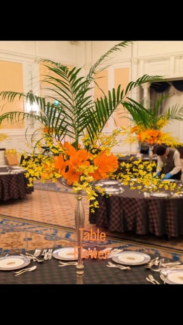 卓上装花

オンシジウム
スカシユリ

スカシユリの花言葉
「飾らぬ美」
夏の暑さを忘れさせてくれる
美しいお花達でした

Today's word

そのままの君が
　　美しい

　　哲司

#エクシブ浜名湖 #卓上装花 #会場装花 #フラワーアレンジメント #ラグジュアリー #ウエディングフラワー #浜松結婚式場 #お花のある暮らし #花好きな人と繋がりたい #花のある生活 #florist #fabo #飯田哲司