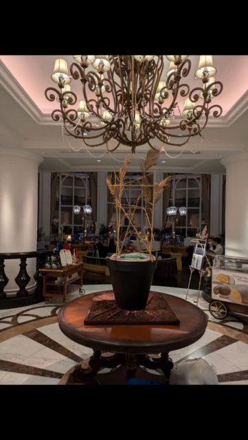 ロビー装花
門松

リゾートトラスト株式会社様
今年も素敵なお花のご依頼を
ありがとうございます

私達は、美しいお花たちを通し
お客様に癒しと、幸せな笑顔を
お届けできるよう
今年もスタッフ一同
頑張りたいと思います

皆様
本年もどうぞ
よろしくお願いいたします

株式会社FaBo Flowers
代表取締役　飯田哲司

#エクシブ浜名湖 #会場装花 #お正月飾り #フラワーアレンジメント #ラグジュアリー